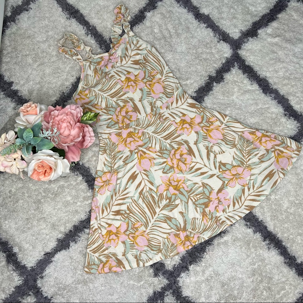 Art Class Light Floral Dress Girl’s Size Small (6-6X)